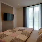 Neu Mont Royal 2 Bis 4 Personen Apartamento