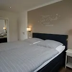 Neu Mont Royal 2 Bis 4 Personen Apartamento