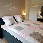 Neu Mont Royal 2 Bis 4 Personen